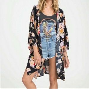 Boho Billabong Size Large Floral Kimono